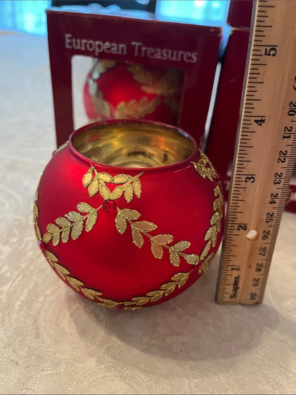 Bombay round red
